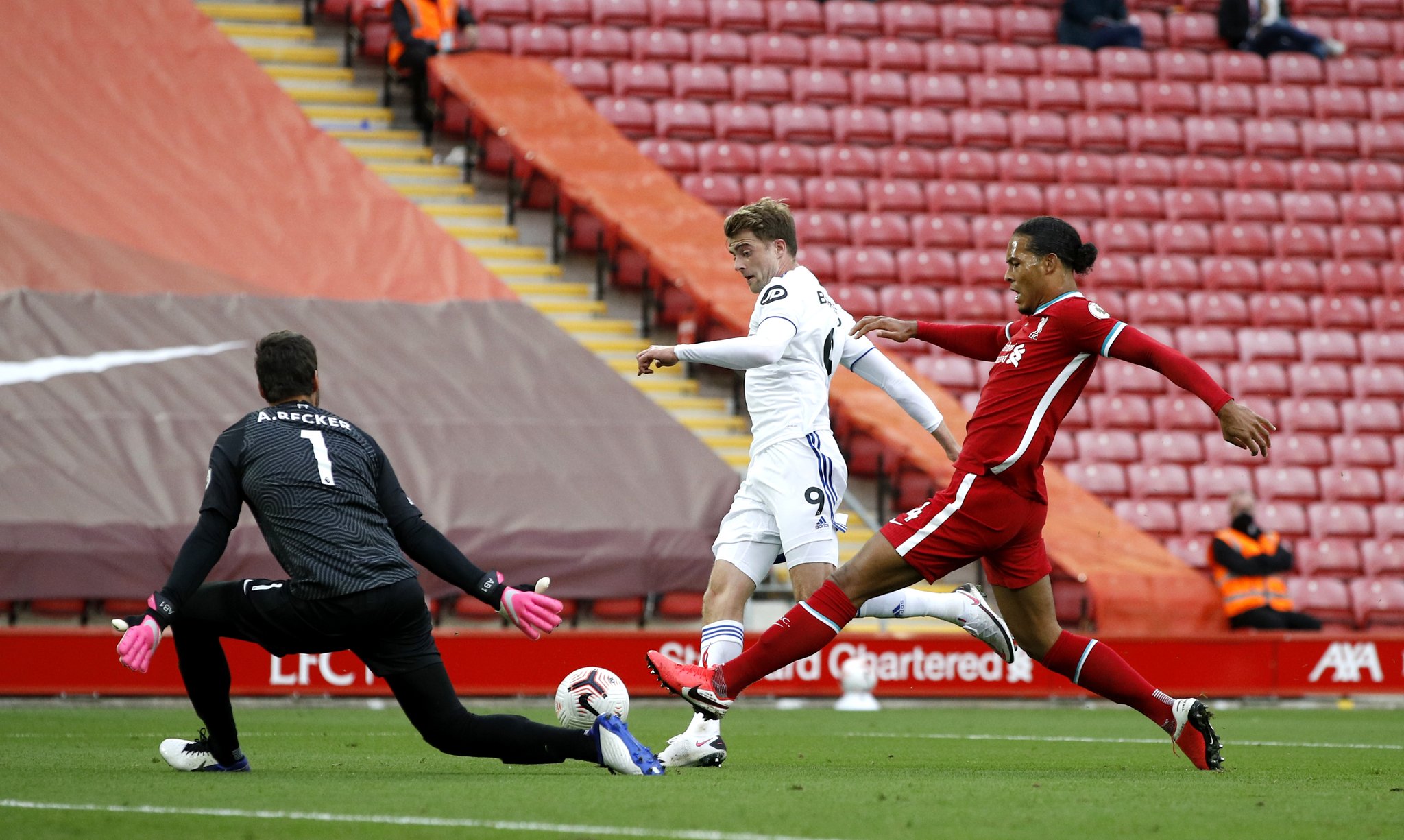 与此同时 与此同时