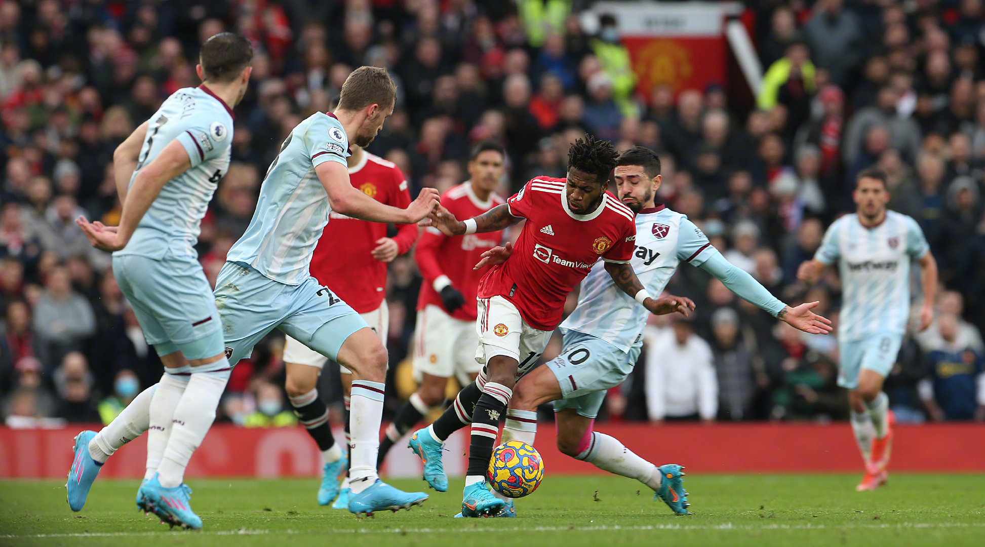 两队的对决 两队的对决